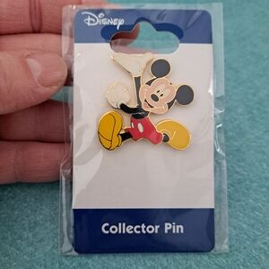 Disney Mickey Mouse Silhouette Pin
